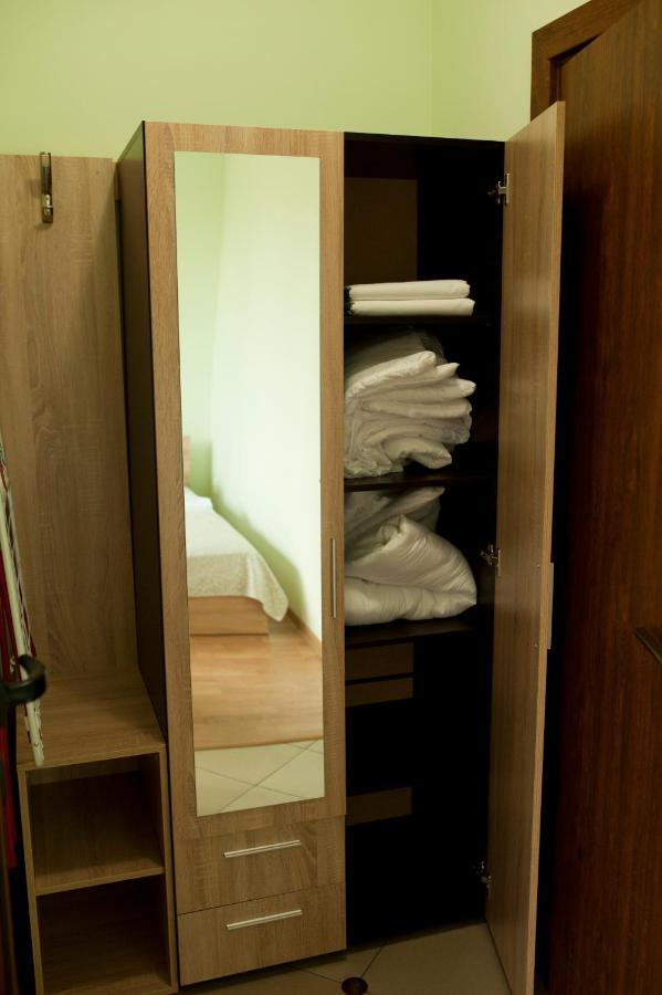 Alfa Guest Rooms With Parking Varna Exterior photo