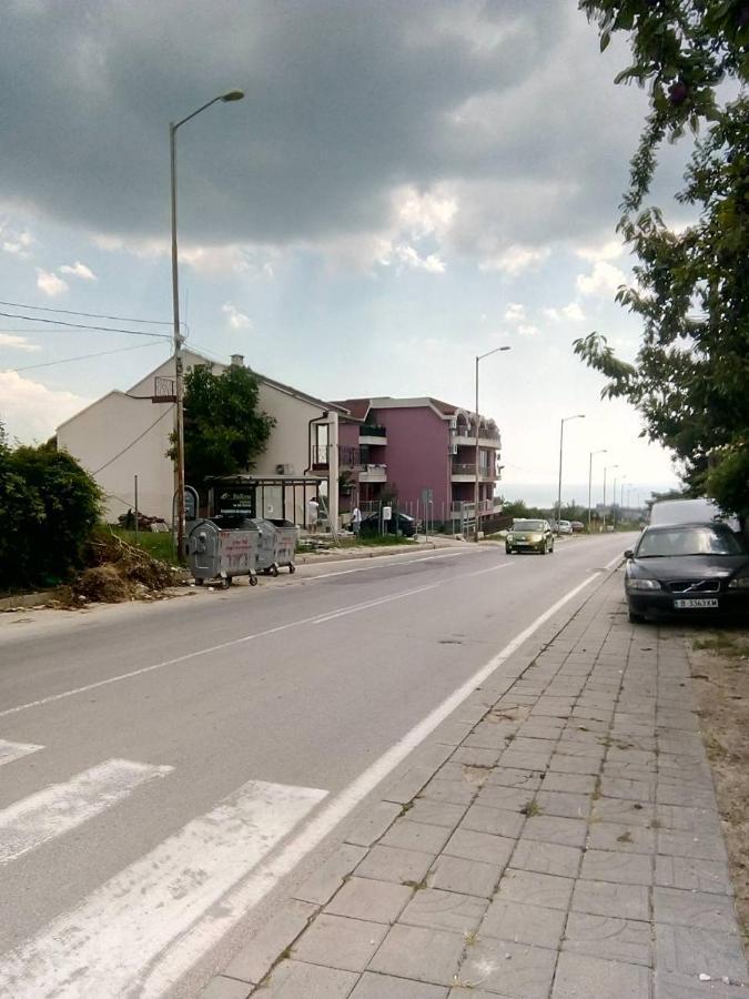 Alfa Guest Rooms With Parking Varna Exterior photo