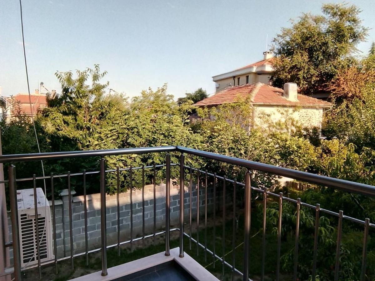 Alfa Guest Rooms With Parking Varna Exterior photo