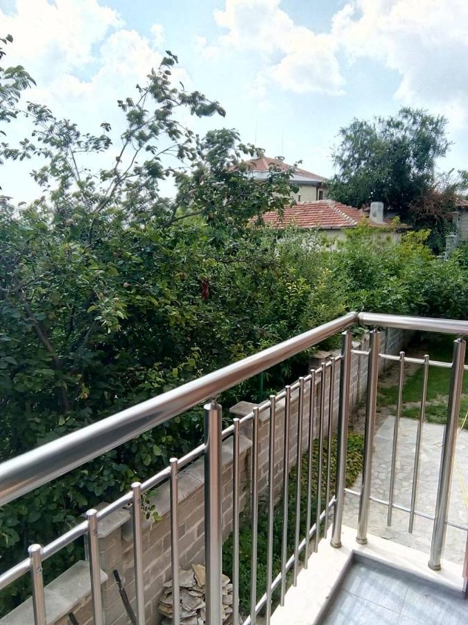 Alfa Guest Rooms With Parking Varna Exterior photo
