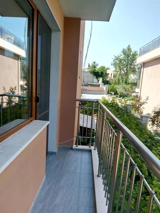 Alfa Guest Rooms With Parking Varna Exterior photo